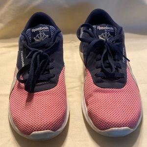 Size 9.5 Reebok Royal EC Ride